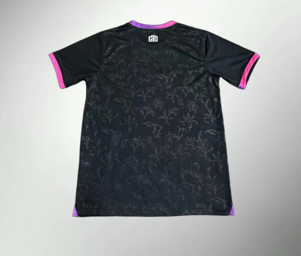 PSG “Paris Noir” Limited       edition kit