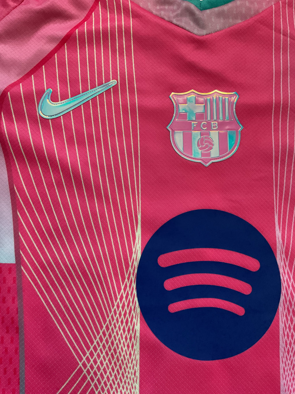 Barcelona Lamine Yamal pink special edition kit